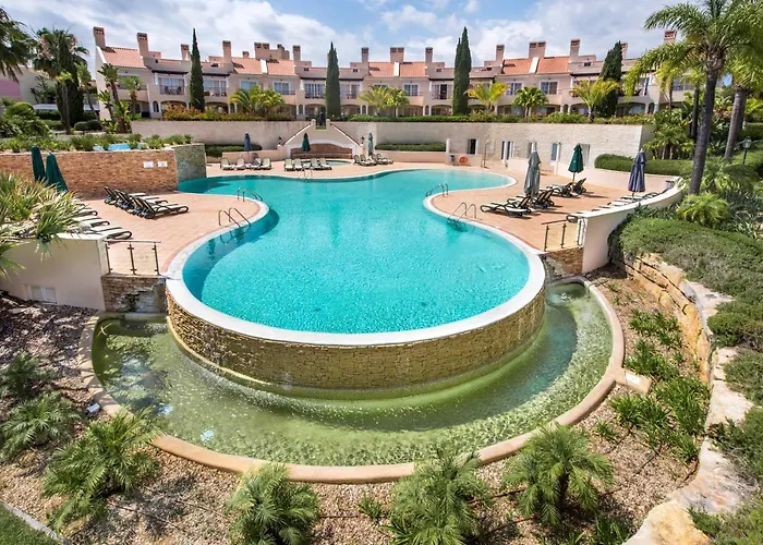 Luxury Apartment With Communal Pool And Terrace