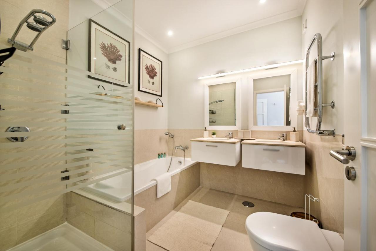 Luxury With Communal Pool And Terrace